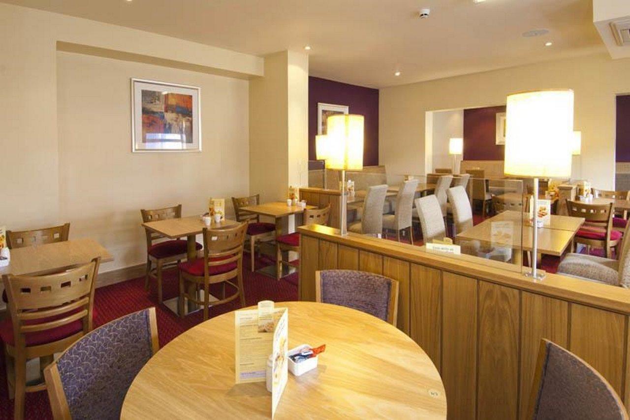 Premier Inn Bolton Stadium Arena Exterior foto