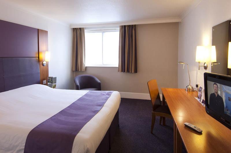Premier Inn Bolton Stadium Arena Exterior foto